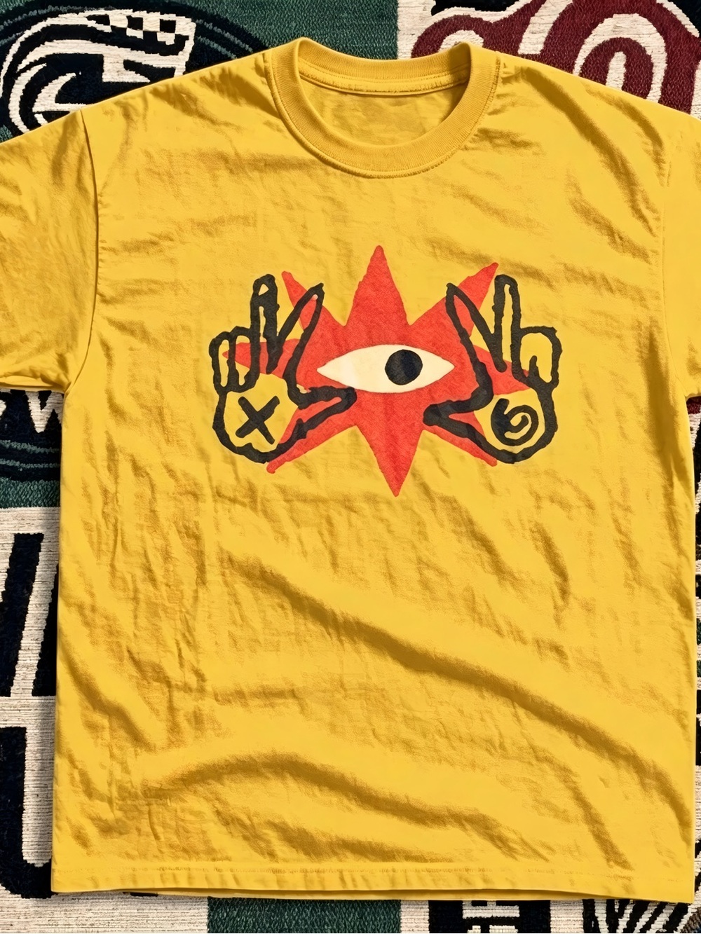 Vintage All Seeing Eye Peace Sign Hands Print Yellow Art Graphic T-shirt Unisex